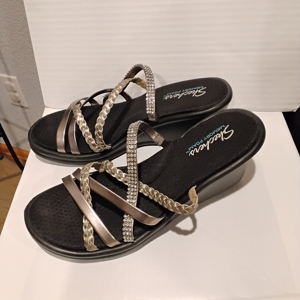 NWOT Skechers Sandals 10 Firm Price